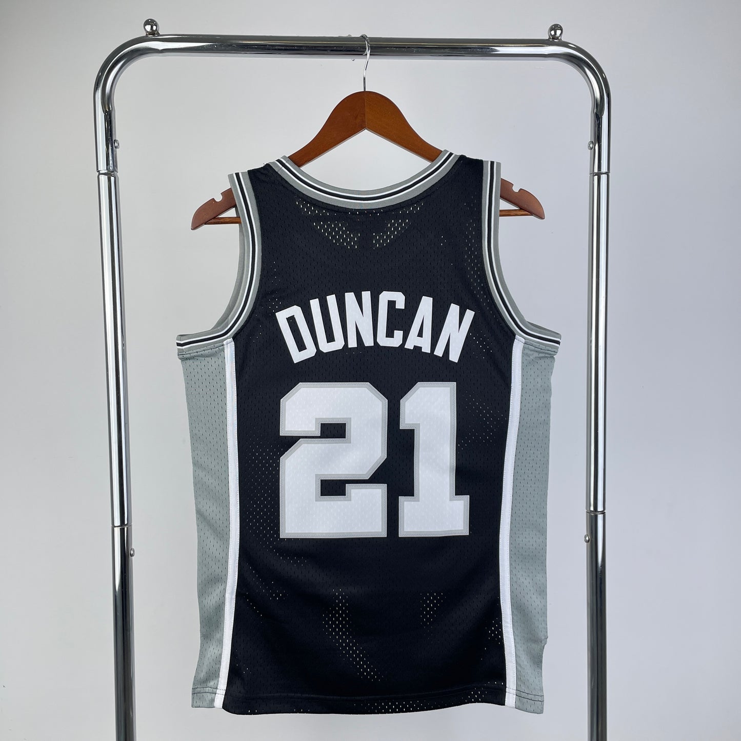 San Antonio Spurs 98/99 Tim Duncan M&N Hardwood Classic Jersey (Black)